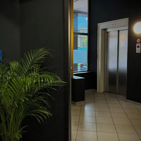 Colour Hotel